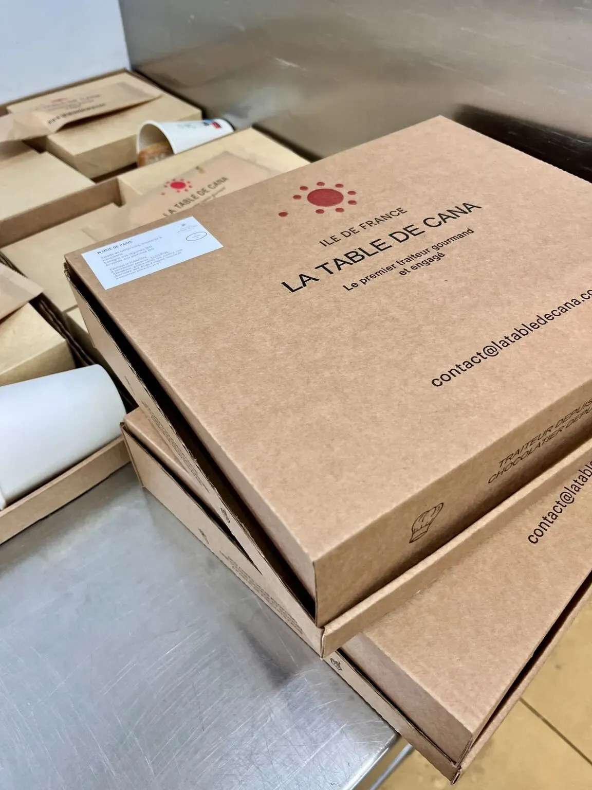 Coffret La Table de Cana, prêt à partir pour un bureau de vote